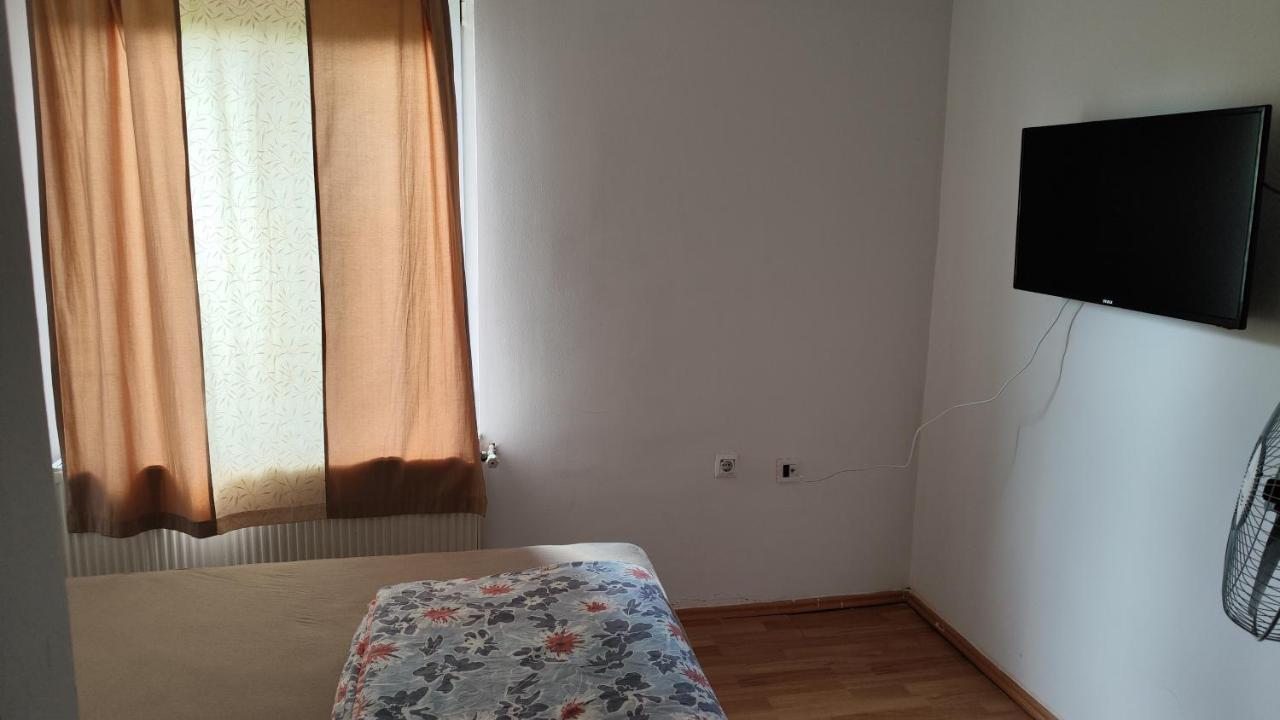 Saray Downtown Apartment Private Parking Free Wifi Сараево Экстерьер фото